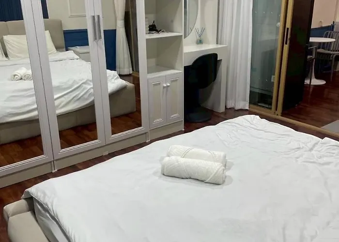 Near Bts Nana And Terminal 21 One Bedroom Lejlighed Bangkok